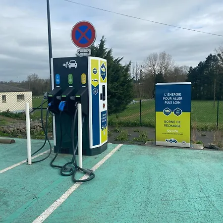 Château Magnifique: Renovated Retreat With Park Views And Game * Tilly-sur-Seulles