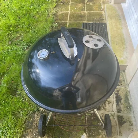 Château Magnifique: Renovated Retreat With Park Views And Game Holiday home