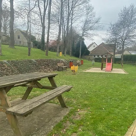 בית נופש Magnifique Chateau Renove Proche Bourg Grand Parc Belle Terrasse Billard, Ping Pong, Proche Bayeux Et Plages Du Debarquement Tilly-sur-Seulles