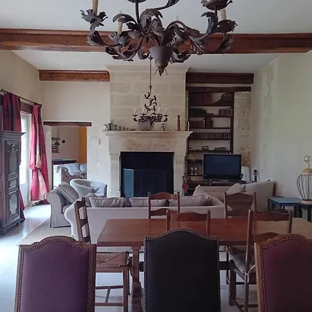 Holiday home Château Magnifique: Renovated Retreat With Park Views And Game Tilly-sur-Seulles