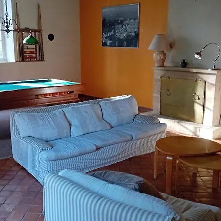 Château Magnifique: Renovated Retreat With Park Views And Game Tilly-sur-Seulles