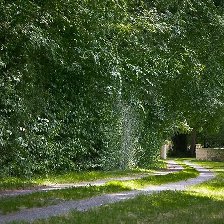 Château Magnifique: Renovated Retreat With Park Views And Game Holiday home Tilly-sur-Seulles