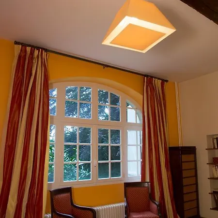 Château Magnifique: Renovated Retreat With Park Views And Game Holiday home Tilly-sur-Seulles