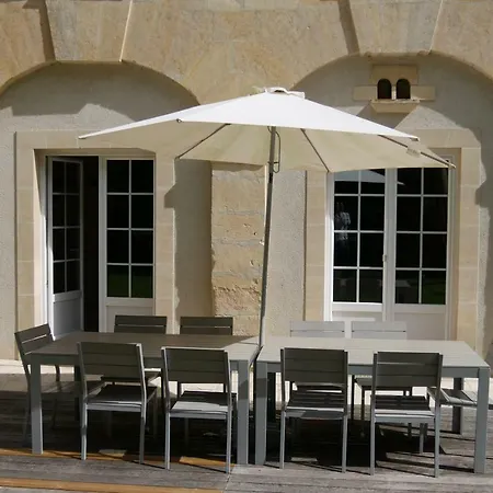 Prázdninový dům Magnifique Chateau Renove Proche Bourg Grand Parc Belle Terrasse Billard, Ping Pong, Proche Bayeux Et Plages Du Debarquement *