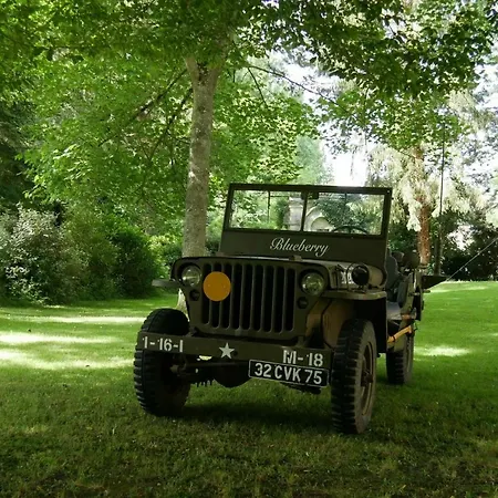 Château Magnifique: Renovated Retreat With Park Views And Game *