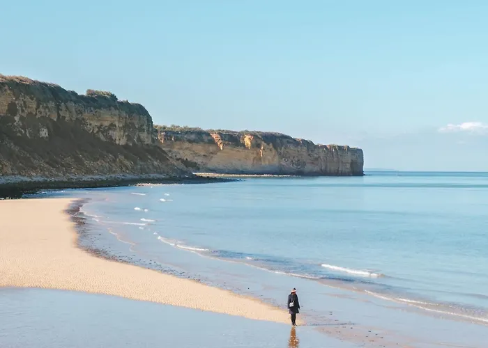 Сasa de vacaciones Magnifique Chateau Renove Proche Bourg Grand Parc Belle Terrasse Billard, Ping Pong, Proche Bayeux Et Plages Du Debarquement *