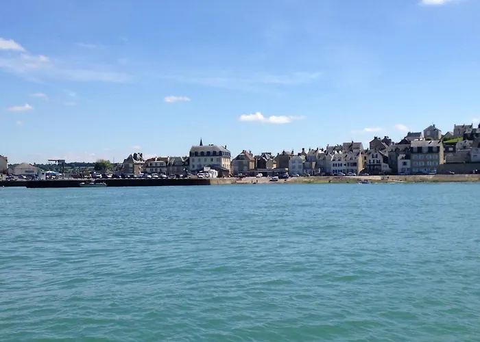 Magnifique Chateau Renove Proche Bourg Grand Parc Belle Terrasse Billard, Ping Pong, Proche Bayeux Et Plages Du Debarquement Сasa de vacaciones *