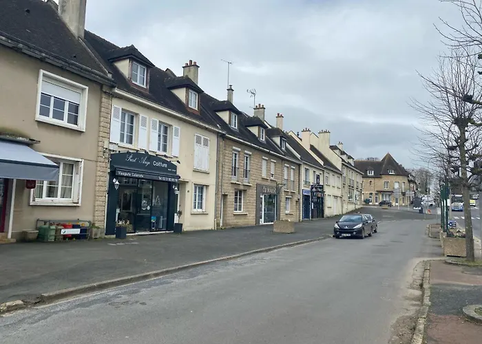 Сasa de vacaciones Magnifique Chateau Renove Proche Bourg Grand Parc Belle Terrasse Billard, Ping Pong, Proche Bayeux Et Plages Du Debarquement *