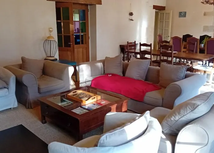 Magnifique Chateau Renove Proche Bourg Grand Parc Belle Terrasse Billard, Ping Pong, Proche Bayeux Et Plages Du Debarquement Сasa de vacaciones *