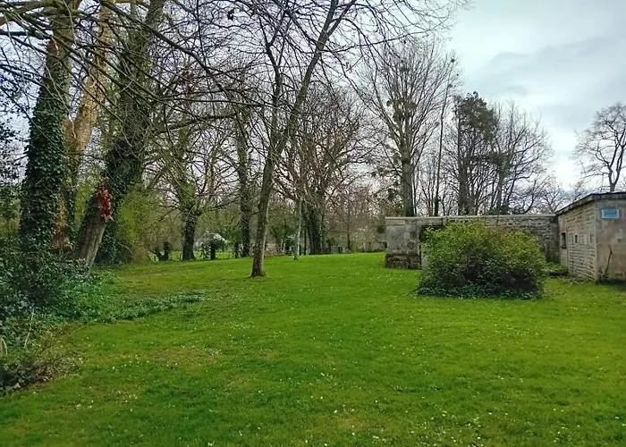 Magnifique Chateau Renove Proche Bourg Grand Parc Belle Terrasse Billard, Ping Pong, Proche Bayeux Et Plages Du Debarquement Сasa de vacaciones