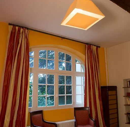 Magnifique Chateau Renove Proche Bourg Grand Parc Belle Terrasse Billard, Ping Pong, Proche Bayeux Et Plages Du Debarquement Сasa de vacaciones Tilly-sur-Seulles