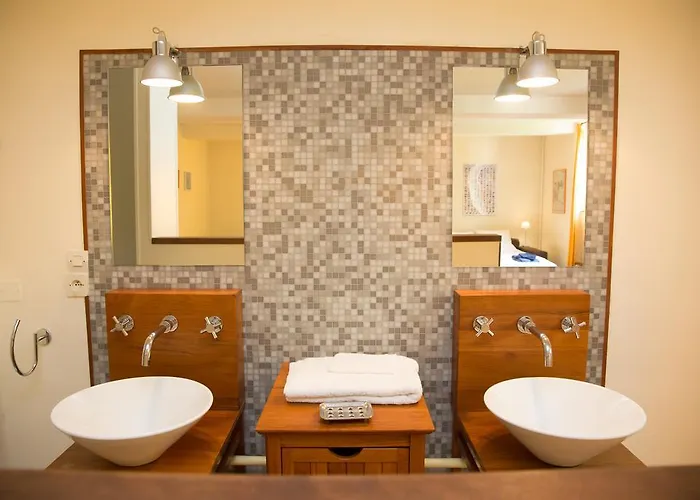 Magnifique Chateau Renove Proche Bourg Grand Parc Belle Terrasse Billard, Ping Pong, Proche Bayeux Et Plages Du Debarquement Сasa de vacaciones