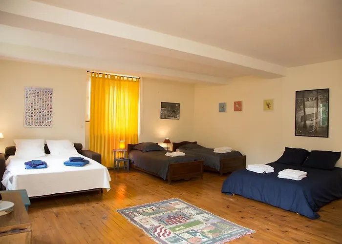 Сasa de vacaciones Magnifique Chateau Renove Proche Bourg Grand Parc Belle Terrasse Billard, Ping Pong, Proche Bayeux Et Plages Du Debarquement Tilly-sur-Seulles