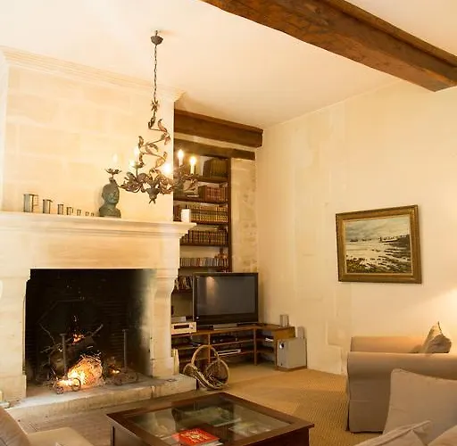 Сasa de vacaciones Magnifique Chateau Renove Proche Bourg Grand Parc Belle Terrasse Billard, Ping Pong, Proche Bayeux Et Plages Du Debarquement Tilly-sur-Seulles