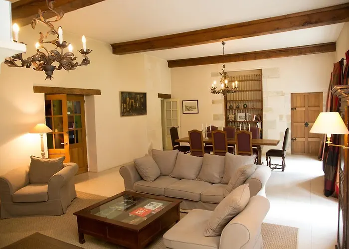 Сasa de vacaciones Magnifique Chateau Renove Proche Bourg Grand Parc Belle Terrasse Billard, Ping Pong, Proche Bayeux Et Plages Du Debarquement Tilly-sur-Seulles