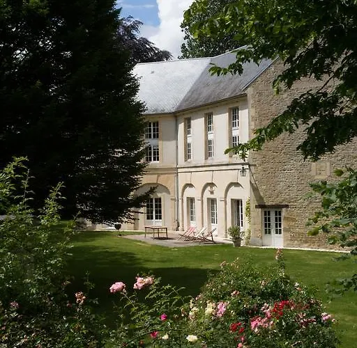 Сasa de vacaciones Magnifique Chateau Renove Proche Bourg Grand Parc Belle Terrasse Billard, Ping Pong, Proche Bayeux Et Plages Du Debarquement *