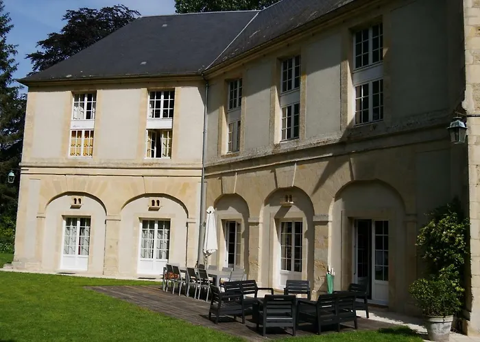 Magnifique Chateau Renove Proche Bourg Grand Parc Belle Terrasse Billard, Ping Pong, Proche Bayeux Et Plages Du Debarquement * Tilly-sur-Seulles